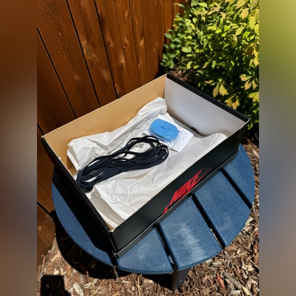 Air Jordan 1 Retro High OG Obsidian - University Blue - Picture 9 of 9